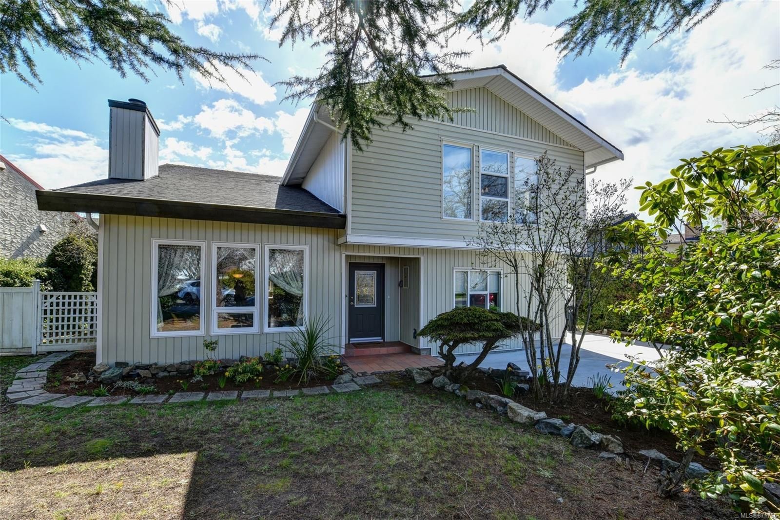 I have sold a property at 1541 San Juan Ave in Saanich
